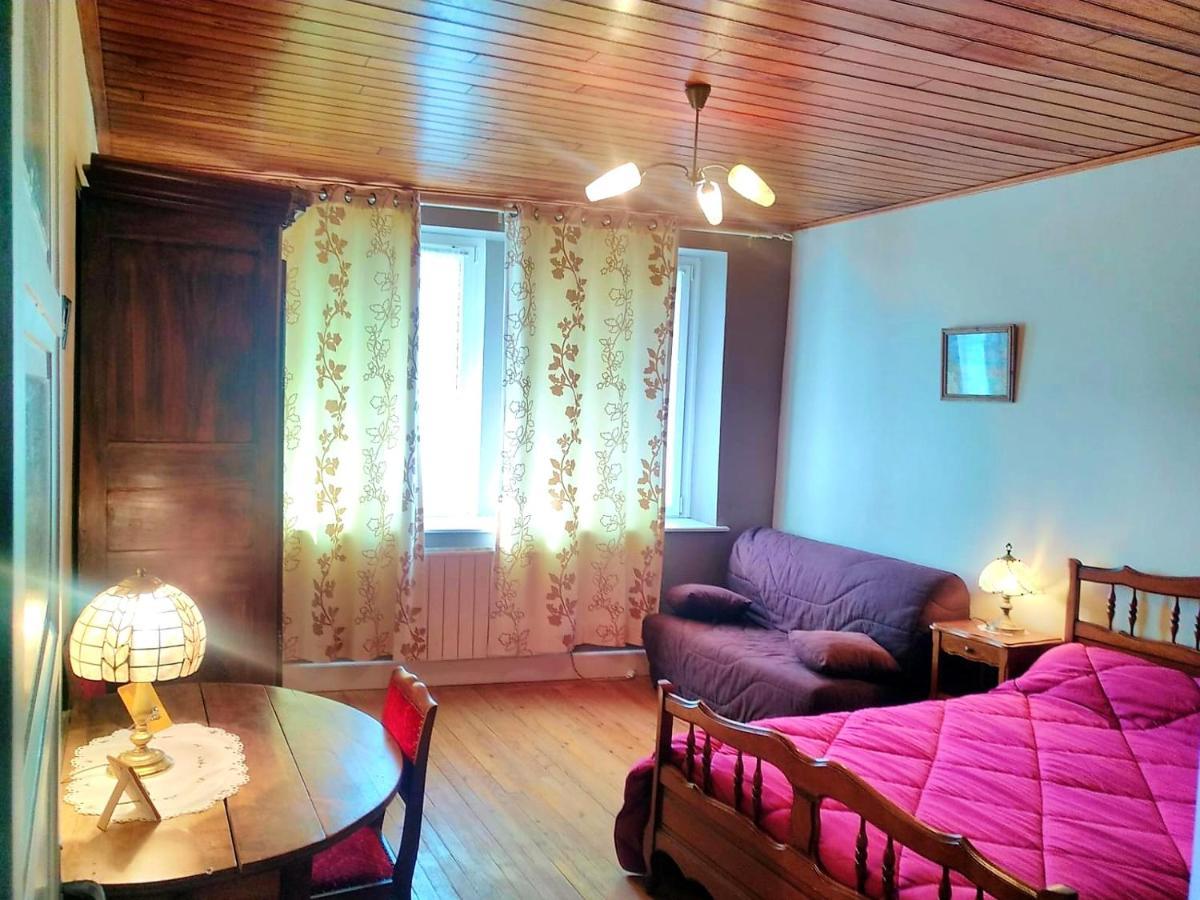 Maison Confortable Avec Vue Sur La Montagne A Charix Ngoại thất bức ảnh